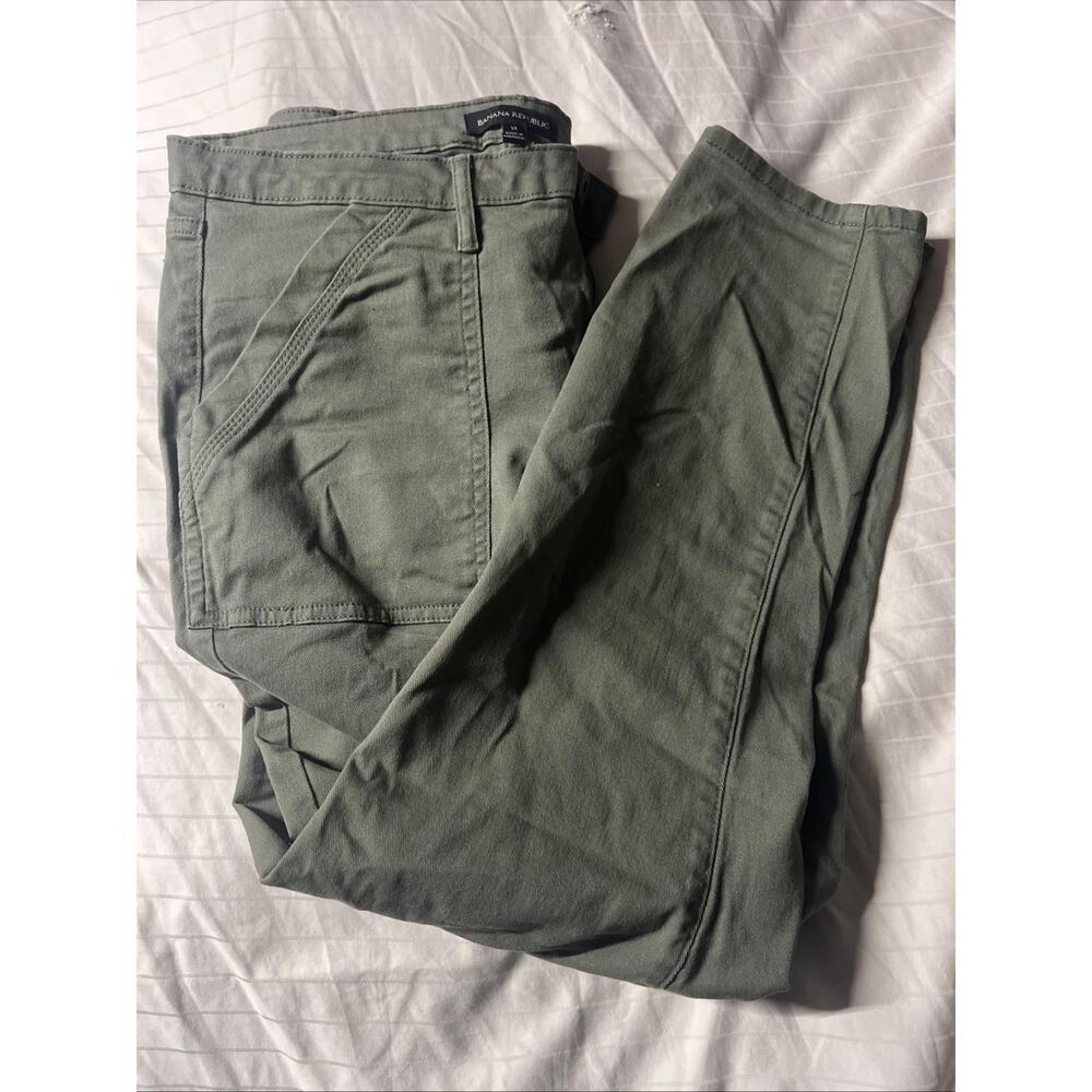Banana Republic Stretch Dress Pants Straight Leg Olive Green Womens Size 14. BR